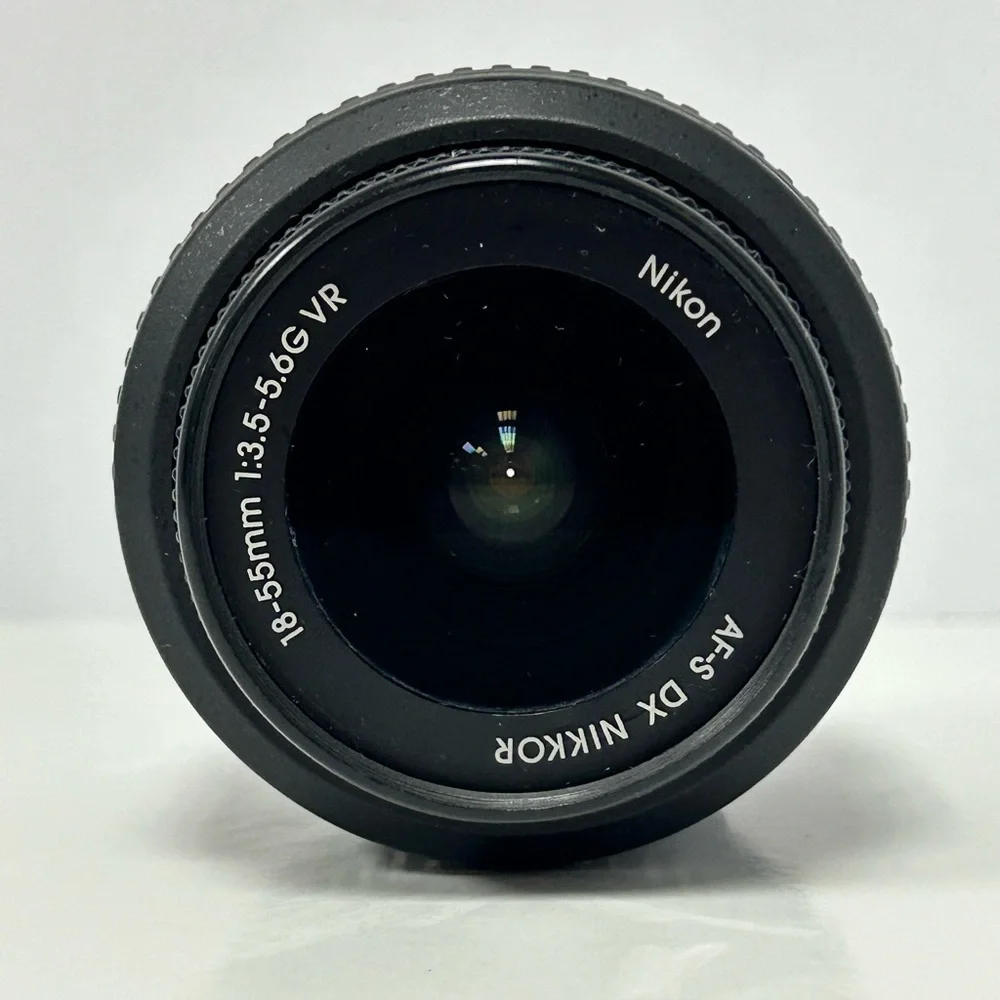 Nikon 18-55mm f/3.5-5.6G VR AF-S DX Nikkor Zoom lens